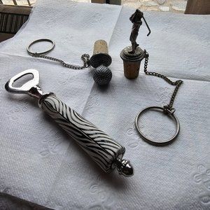 Golfer bottle toppers with bottle cap opener